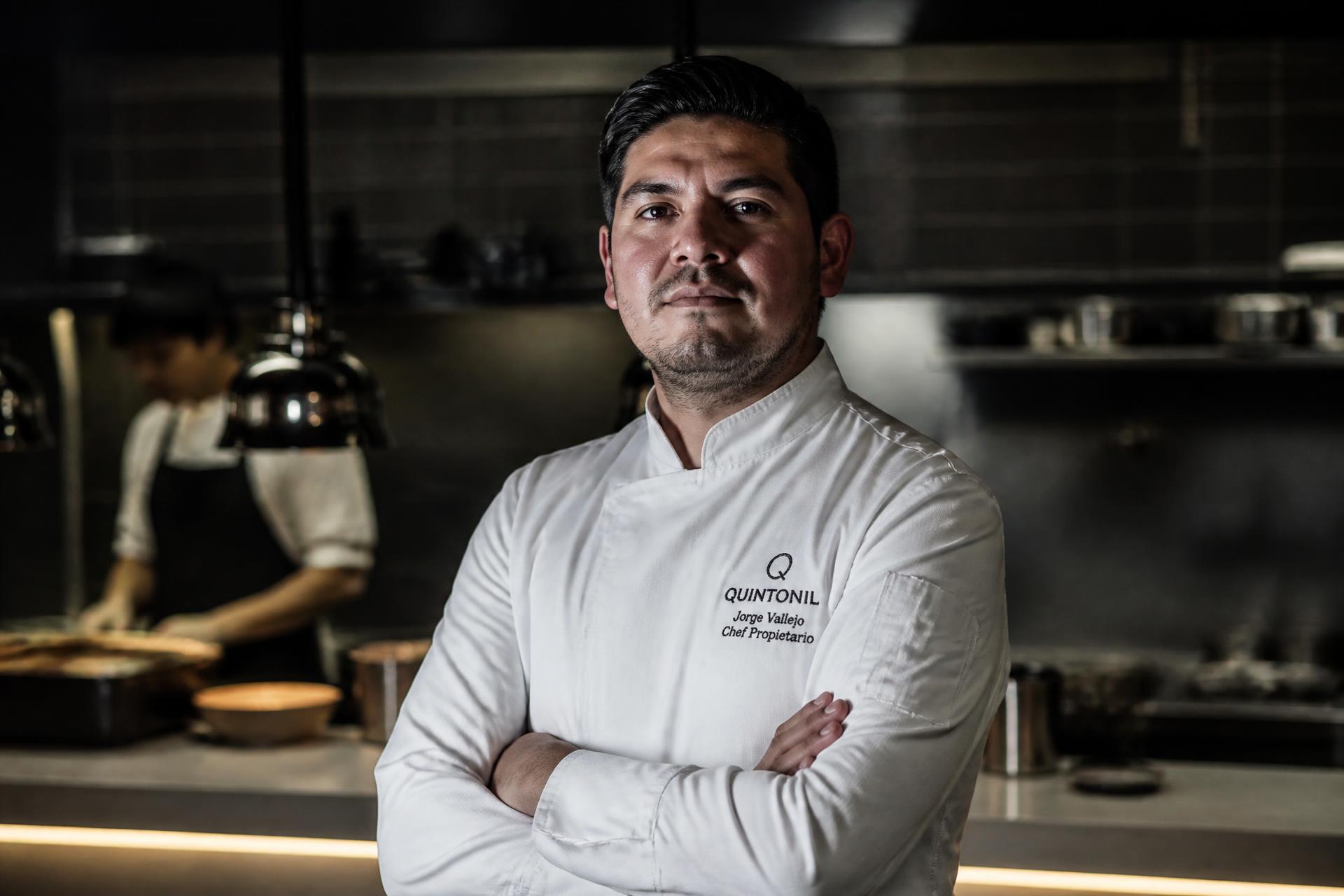 Chef con filipina bordada
